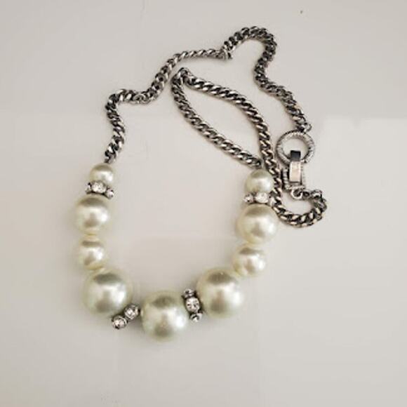 Vintage GIVENCHY Necklace with Pearls and Crystals in a Silver Plated Setting - Picture 1 of 6